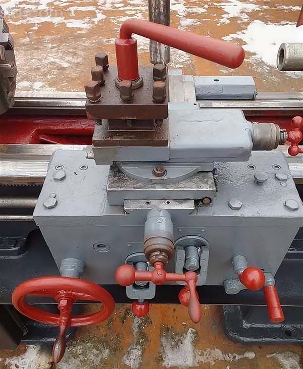 1617 Загальний вигляд токарно-гвинторізного верстата Загальний вигляд токарно-гвинторізного верстата 1617